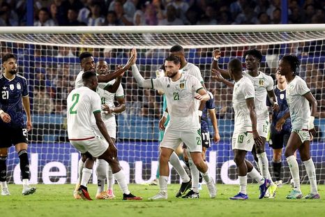 Mauritania y una noche soñada en la Bombonera: gol histórico y festejo con algunos hinchas argentinos. Mauritania y una noche soñada en la Bombonera: gol histórico y festejo con algunos hinchas argentinos.