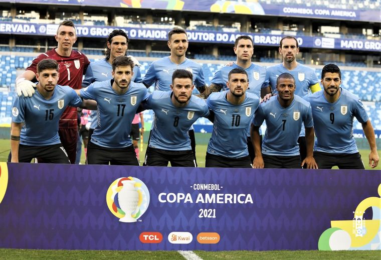 El equipo del Maestro Tabárez. Foto: @Uruguay