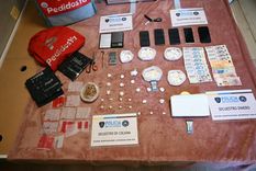 La policía encontró droga y otros elementos vinculados.