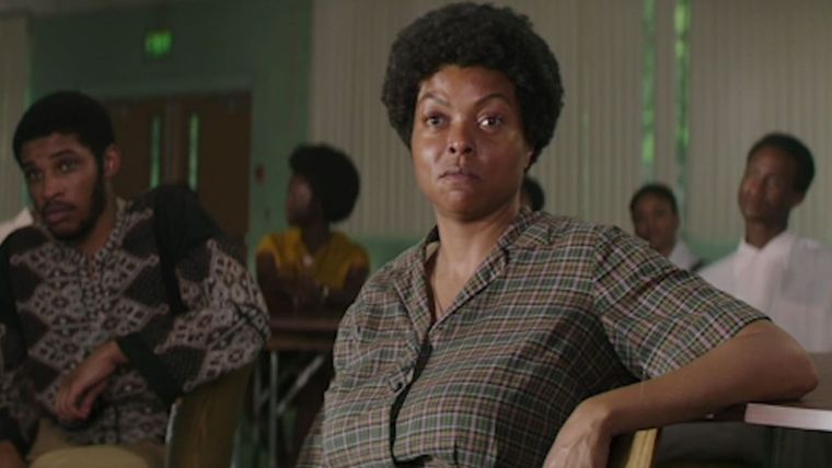 Henson actuando en No soy tu enemigo. Henson actuando en No soy tu enemigo.