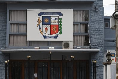 MDZol | El predio que pertenece al Circulo de Oficiales de la Policía está ubicado en la calle Boulogne Sur Mer frente al Parque General San Martín. Foto: MDZ