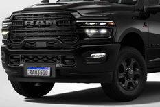 La nueva pick-up RAM 3500 tiene un motor 6.7 litros de 436 HP y con más de 1.400 Nm de torque. 