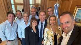 La mesa política del Gobierno volvió a reunirse en la Casa Rosada de cara a una semana clave. La mesa política del Gobierno volvió a reunirse en la Casa Rosada de cara a una semana clave.