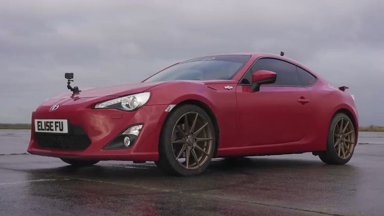 Toyota 86 (CarWow)