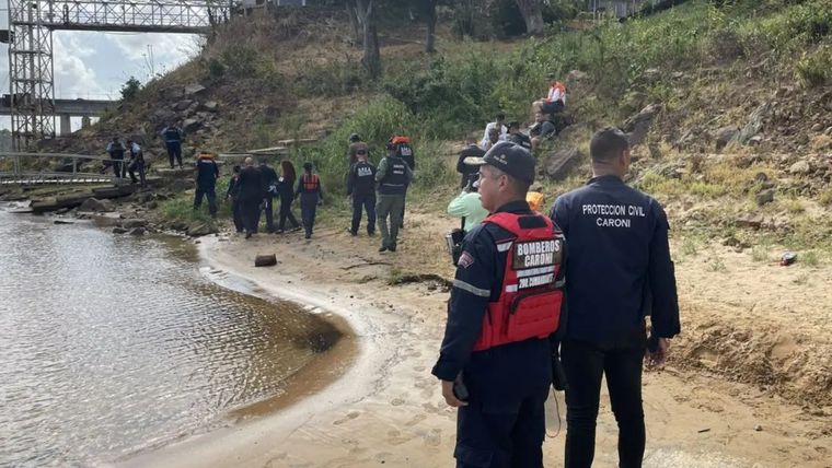 Hallan el cuerpo sin vida de un militar de Guyana que cayó accidentalmente al río Cuyuní.