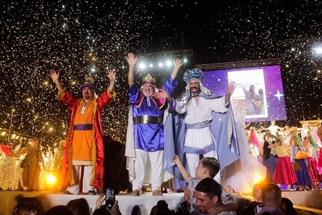 La tradicional Cabalgata de los Reyes Magos se realizará el 5 de enero a las 22 en el Ex Autódromo Los Barrancos, con entrada libre y gratuita. La tradicional Cabalgata de los Reyes Magos se realizará el 5 de enero a las 22 en el Ex Autódromo Los Barrancos, con entrada libre y gratuita.