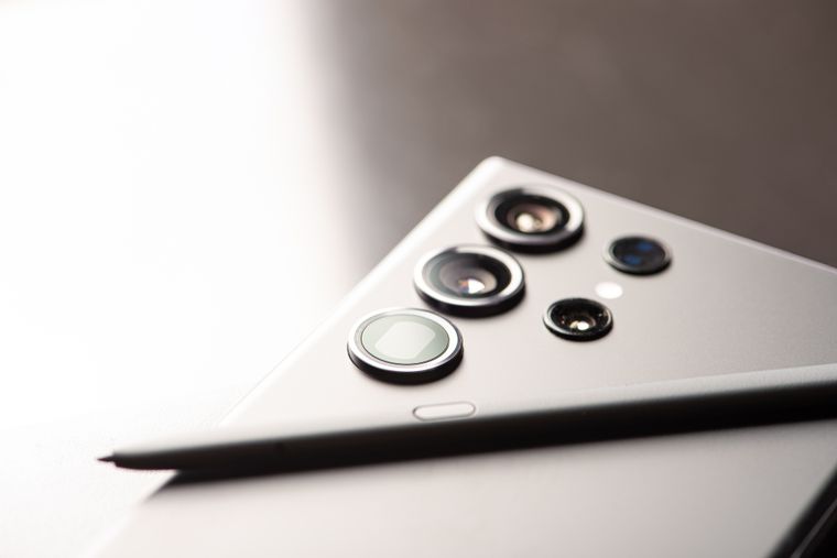 El Samsung Galaxy S23 Ultra baja de precio en Walmart y atrae a compradores internacionales.