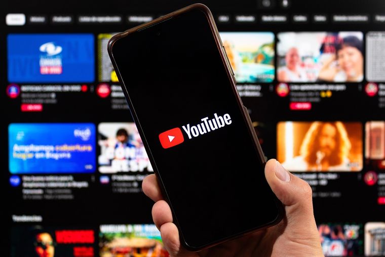 Millones de usuarios disfrutan de largometrajes completos de forma legal a través de Youtube. Millones de usuarios disfrutan de largometrajes completos de forma legal a través de Youtube.