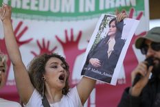 Mujeres iraníes que viven en Brasil protestas contra el régimen iraní. Foto: Ap.