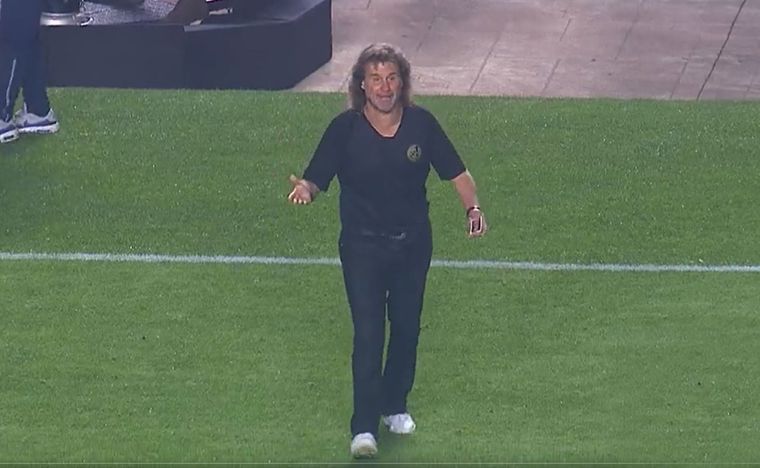 Insua fue expulsado en San Lorenzo ante Sao Pablo. Foto: Captura