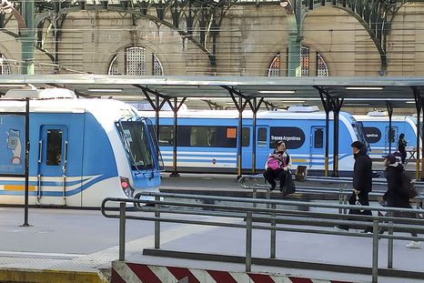 Los usuarios del tren Mitre seguirán sin poder llegar a la estación Retiro.