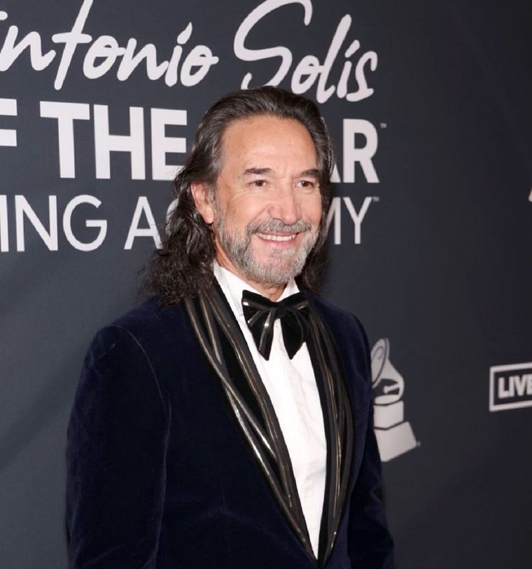 Marco Antonio Solís tuvo su noche soñada en los Latin Grammy 2022
