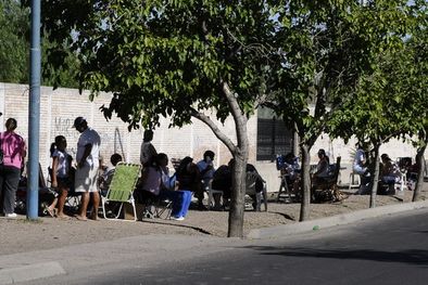 MDZol | Largas colas se observaron en los últimos días de venta. Foto: Alf Ponce / MDZ