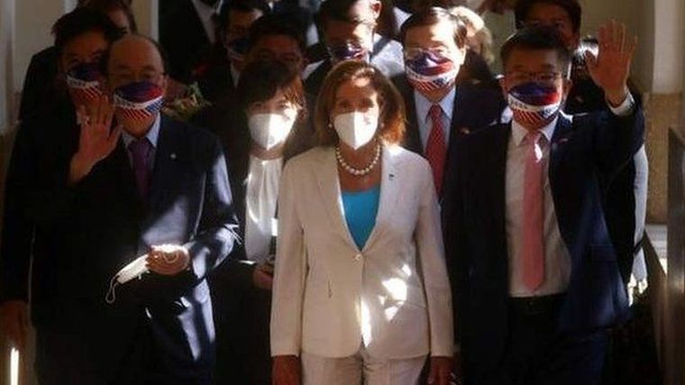 Pelosi a su llegada al Parlamento de Taiwán este miércoles. Foto: REUTERS
