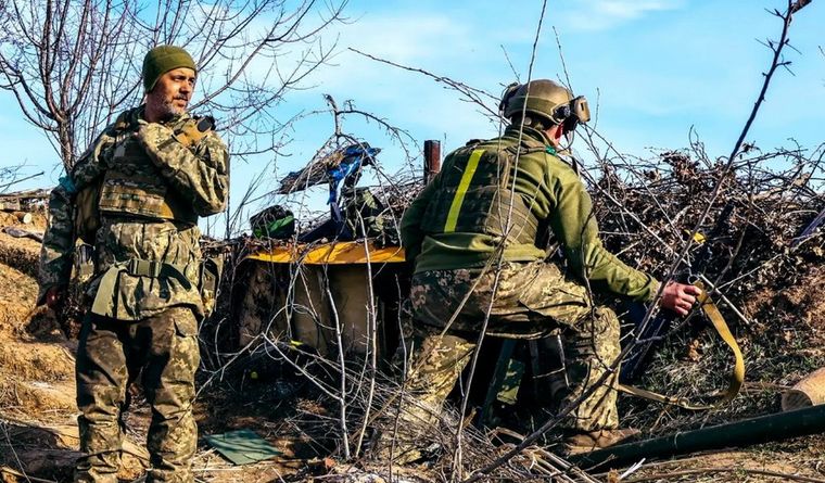 Las tropas de Ucranian se defienden y siguen lanzando drones hacia Rusia. Foto: Efe.