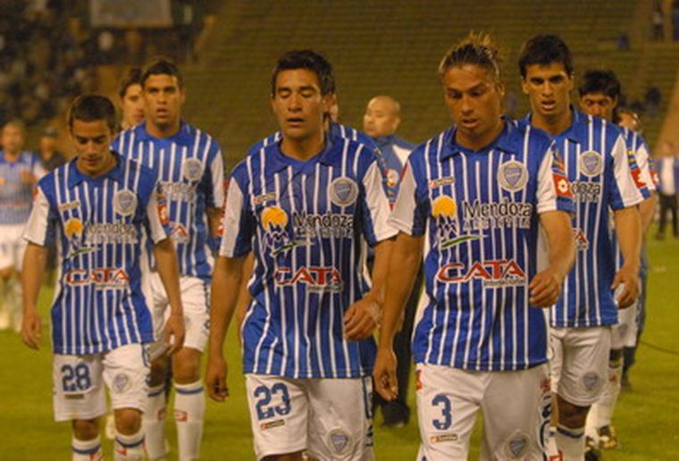 Derrota ante Argentinos en casa. Foto: Pachy Reynoso / MDZ