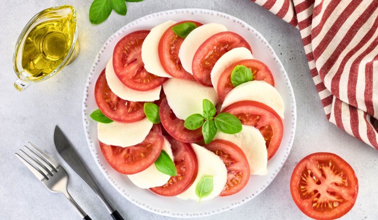 Sorprende con una ensalada caprese de chef: trucos y consejos profesionales Foto: Shutterstock