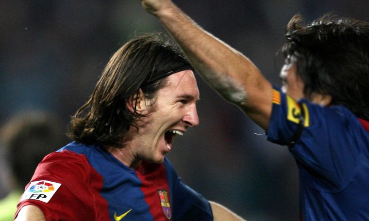 Lionel Messi celebrando un gol con el portugués Deco. Foto: Noticias Argentinas