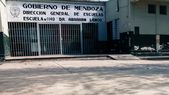 El caso de abuso sexual habría ocurrido en los baños de niñas de la escuela Lemos de Los Corralitos, Guaymallén. El caso de abuso sexual habría ocurrido en los baños de niñas de la escuela Lemos de Los Corralitos, Guaymallén.