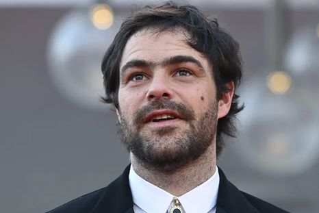 Peter Lanzani se mostró con nuevo corte de pelo y barba prolija. Foto: Archivo Peter Lanzani se mostró con nuevo corte de pelo y barba prolija. Foto: Archivo