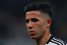 Enzo Fernández regresó a Portugal y sería sancionado por Benfica. Foto: EFE