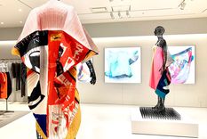 Moda expandida: en este caso una marca japonesa integra arte con arquitectura.