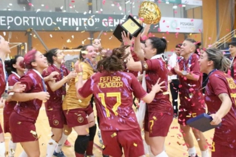 La selección mendocina de futsal femenino inicia su camino en el Argentino que se disputa en nuestra provincia. La selección mendocina de futsal femenino inicia su camino en el Argentino que se disputa en nuestra provincia.