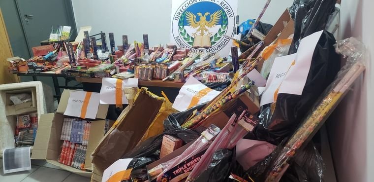 Parte de la pirotecnia incautada Foto: Gobierno de Mendoza