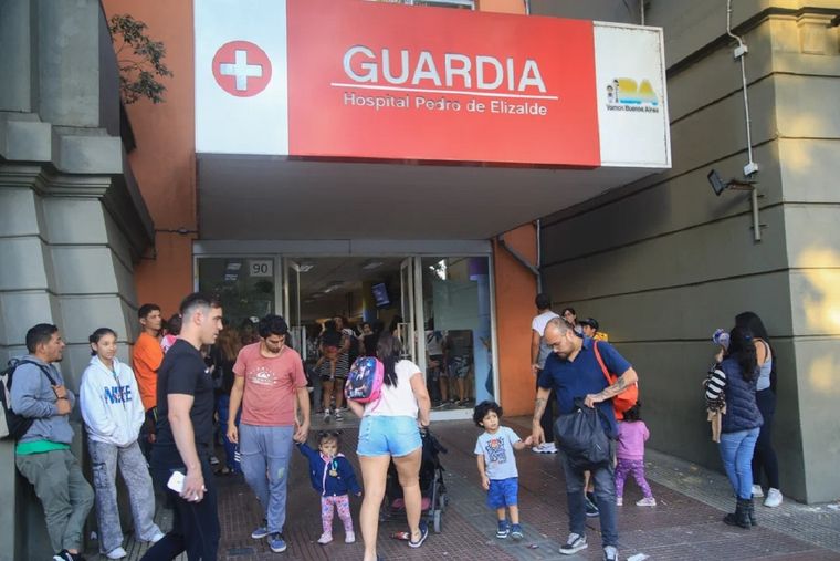 Una empleada del Hospital Elizalde fue apuñalada por una mujer a la que le había pedido que no fume Foto: NA