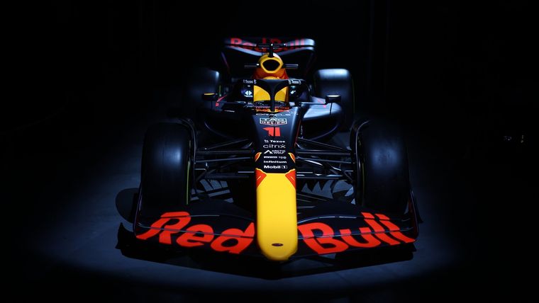 Así luce el flamante RB18. Foto: @redbullracing