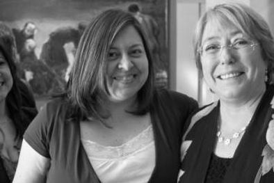 MDZol | La autora de esta nota junto a la ex presidenta chilena Michele Bachelet.