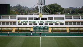 El partido se juega en el estadio Norberto Tito Tomaghello. El partido se juega en el estadio Norberto Tito Tomaghello.