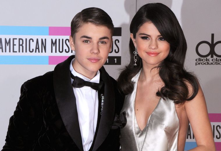 Selena Gómez y Justin Bieber en sus inicios. Foto: Barry King