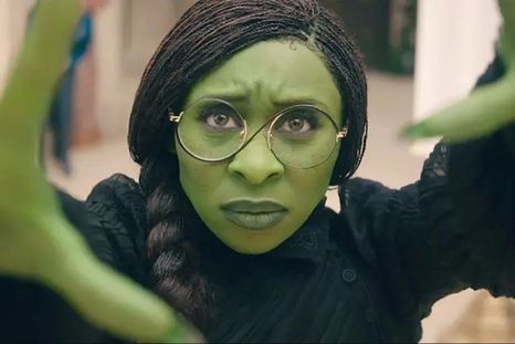 Cynthia Erivo representando a Elphaba en la película Wicked. Foto: Universal Pictures Cynthia Erivo representando a Elphaba en la película Wicked. Foto: Universal Pictures