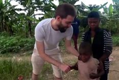 La escena, en Uganda. Foto: Today.in