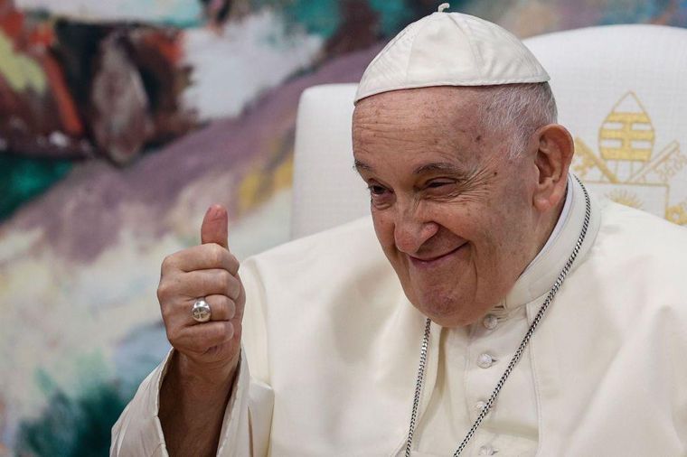 El fallecido papa Francisco no solo instó a Astorga a continuar con su labor, sino que, cuando ella colgó los hábitos, también le brindó apoyo económico. El fallecido papa Francisco no solo instó a Astorga a continuar con su labor, sino que, cuando ella colgó los hábitos, también le brindó apoyo económico.