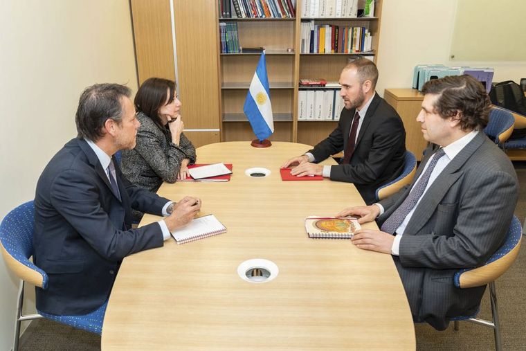 El ministro de Economía, Martín Guzmán, se reunió hoy con la directora adjunta del Departamento del Hemisferio Occidental, Julie Kosack, y el jefe de la misión Argentina del Fondo Monetario Internacional (FMI), Luis Cubeddu.