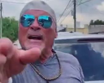 Alfa negó el accidente y dijo que la patente estaba tapada. / Captura Tiktok