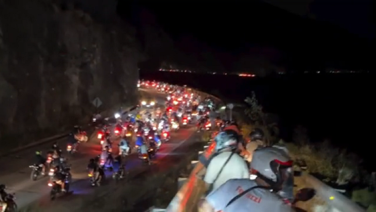 Cientos de motoqueros coparon la ruta 82 Foto: Captura video Instagram @paraguaystunt