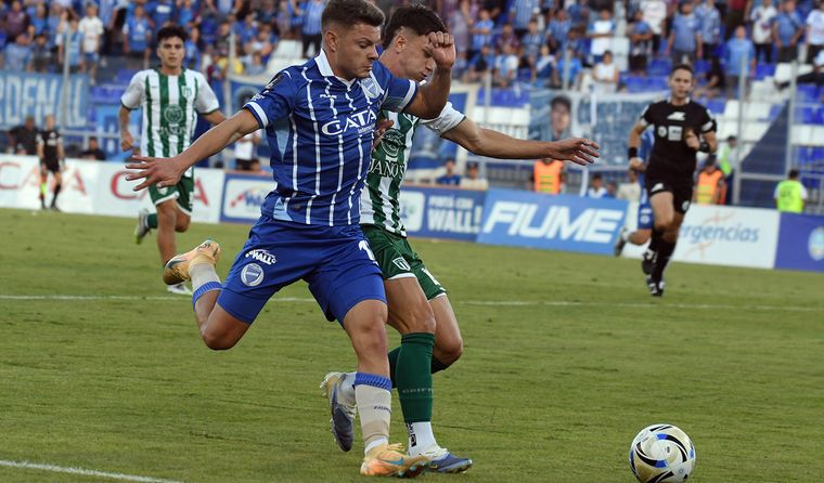 Godoy Cruz Antonio Tomba tendrá un complicado encuentro en Santa Fe ante el principal candidato al ascenso.