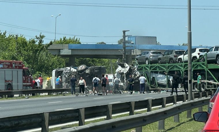 Accidente en autopista Panamericana Foto: NA
