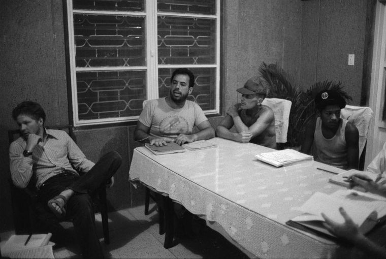 Durante el rodaje, Coppola cambió múltiples veces el guion, pero no podía dar con el final. A pesar de todos los tropiezos, el elenco se mantuvo fiel a su director.