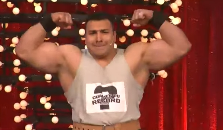 Tuama realizó varias exhibiciones de fuerza en su aparición en el programa de José María Listorti. Tuama realizó varias exhibiciones de fuerza en su aparición en el programa de José María Listorti.