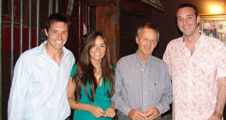 Los artistas Fernando Ojea, Flor Aise y Roberto Day junto a Fernando Gabrielli, director de Comunicaciones de La Garita. Foto: MDZ