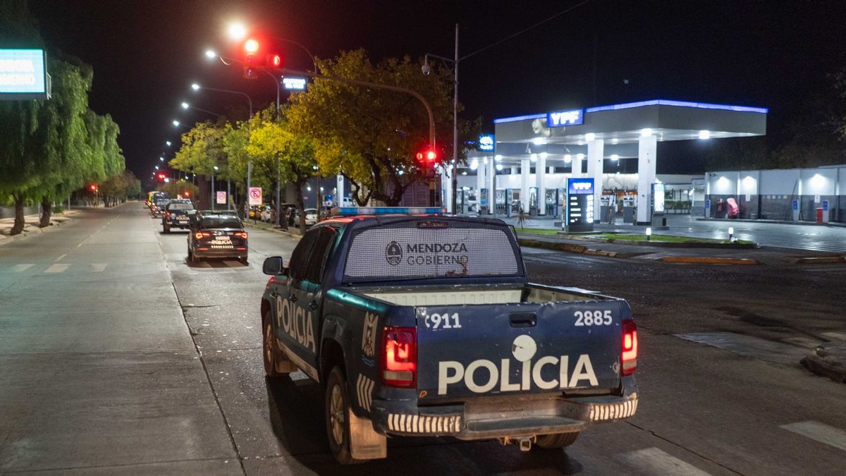 Las Heras: quiso esquivar a un gato, cayó de la moto y descubrieron que manejaba alcoholizado