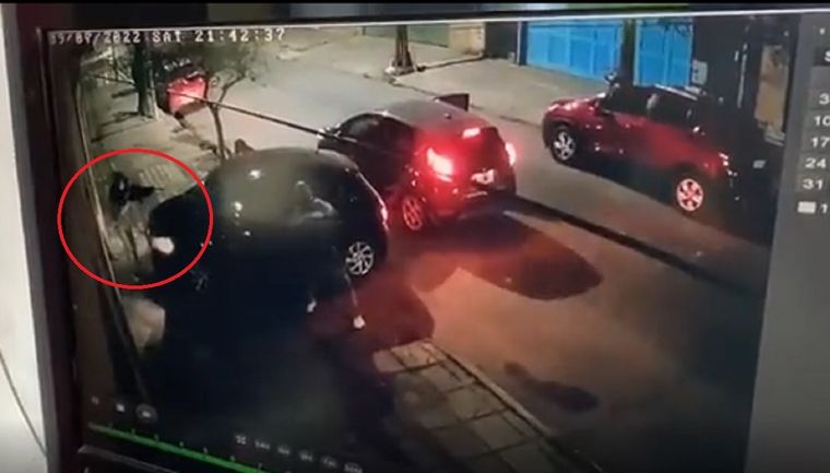 La violenta secuencia fue viralizada en redes sociales