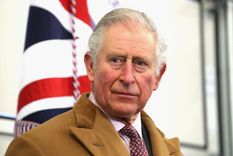 el disfraz del principe carlos para esconderse de la prensa