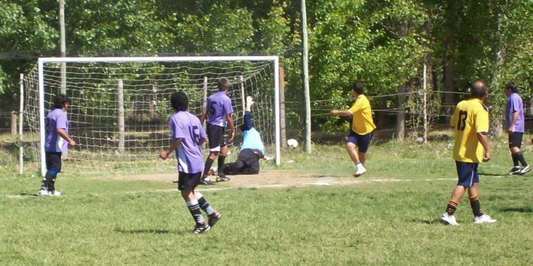 Ariel Giménz salvando a Repuestos Martín