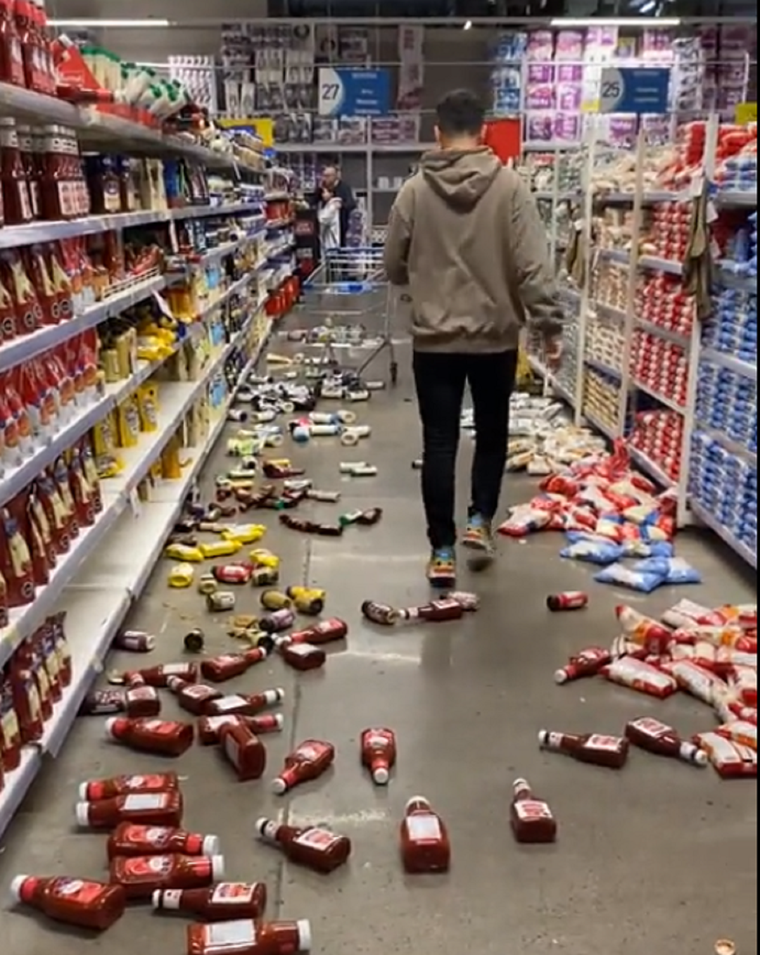 Así quedó un supermercado chileno tras el temblor Foto: Captura de pantalla