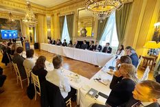 Alfredo Cornejo expuso en la Embajada argentina en Londres. Foto: Gobierno de Mendoza